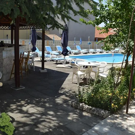 Family Chris فندق سفيتي فلاس