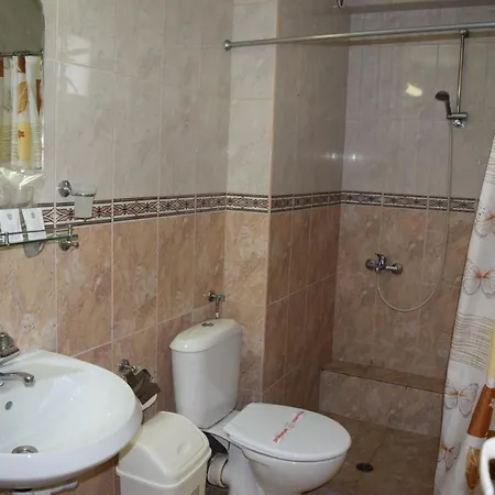 Family Chris فندق 3*