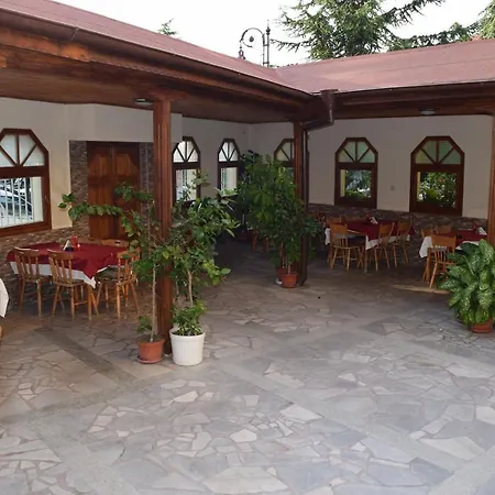 Family Chris فندق 3*