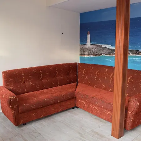 Family Chris فندق