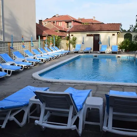 فندق Family Chris سفيتي فلاس