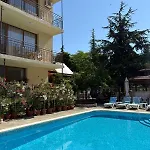 Hotel Family Chris 3*