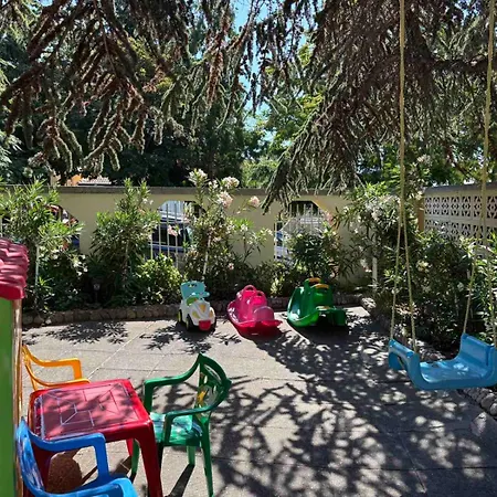 Hotel Family Chris 3*